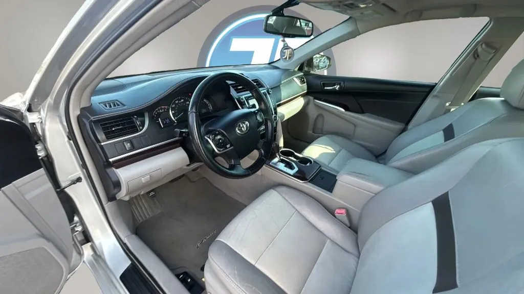 Toyota Camry photo 19
