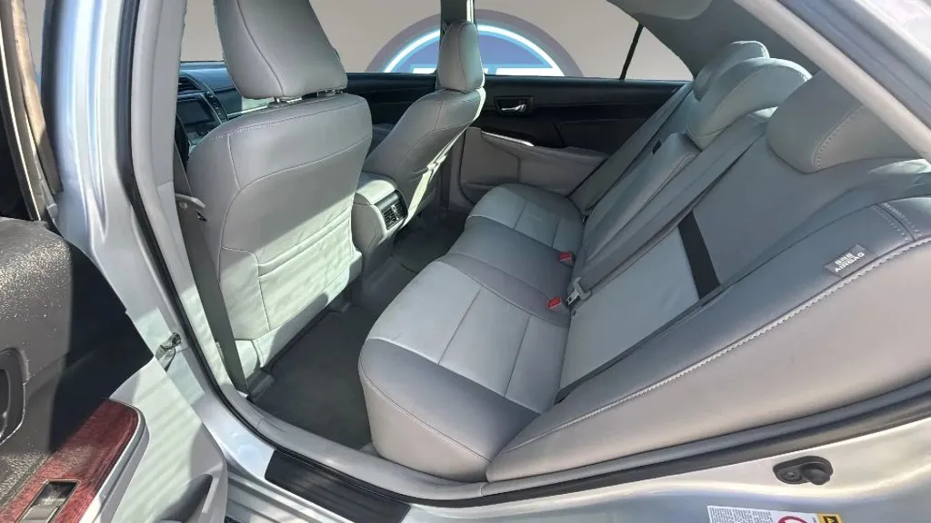 Toyota Camry photo 25