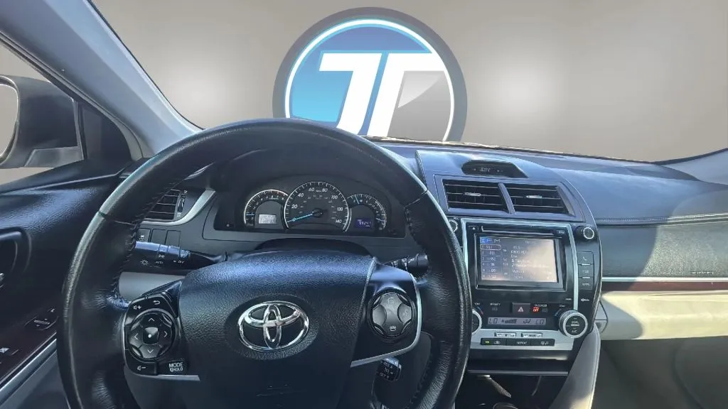 Toyota Camry photo 14