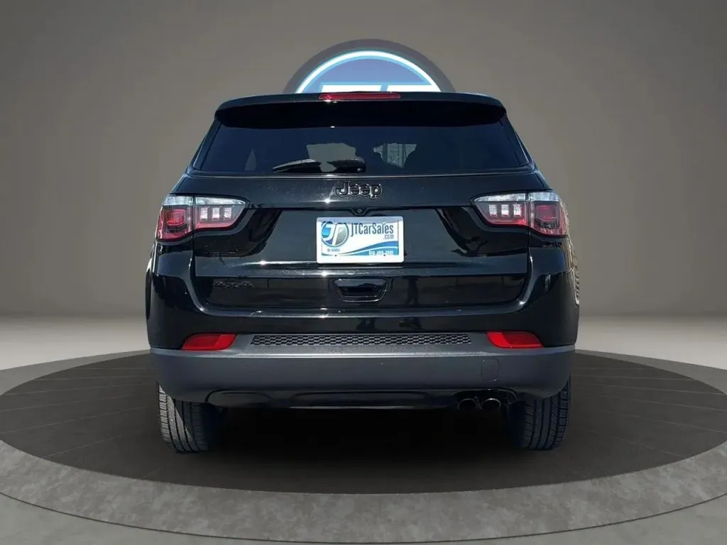 Jeep Compass photo 4