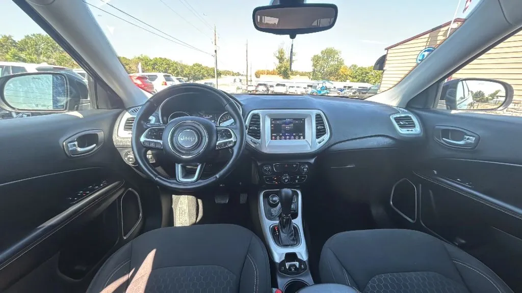 Jeep Compass photo 22