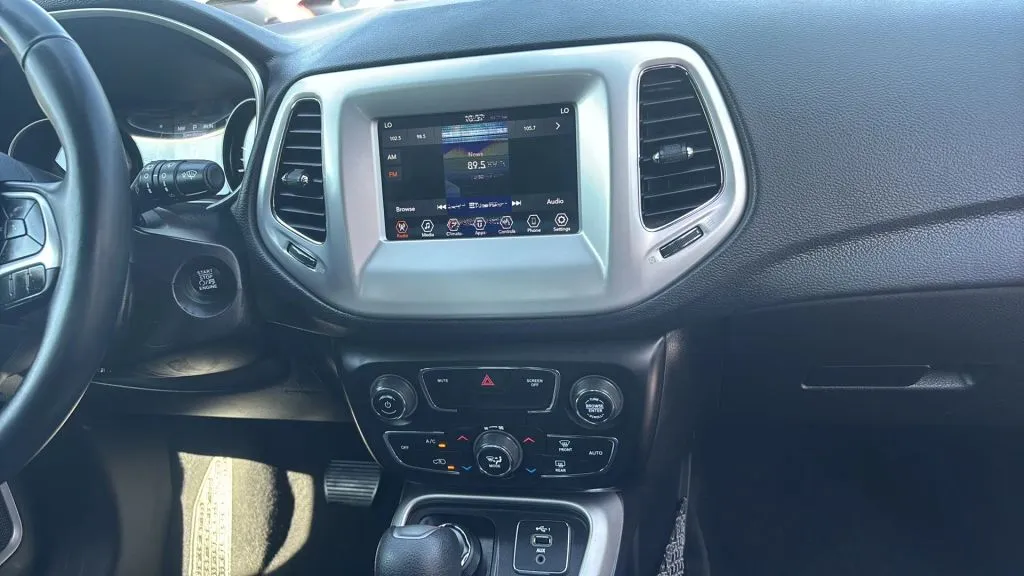 Jeep Compass photo 29