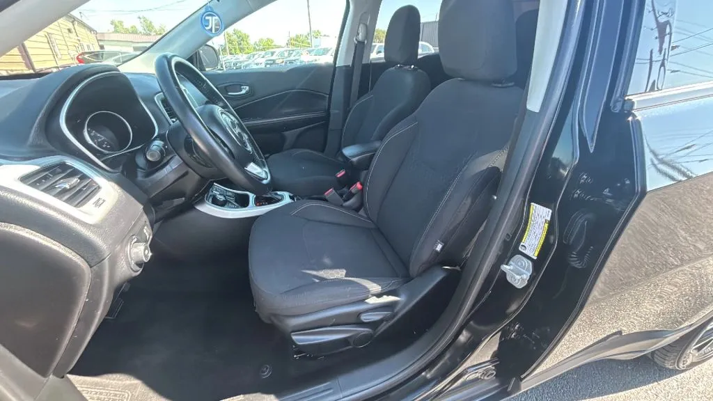 Jeep Compass photo 16
