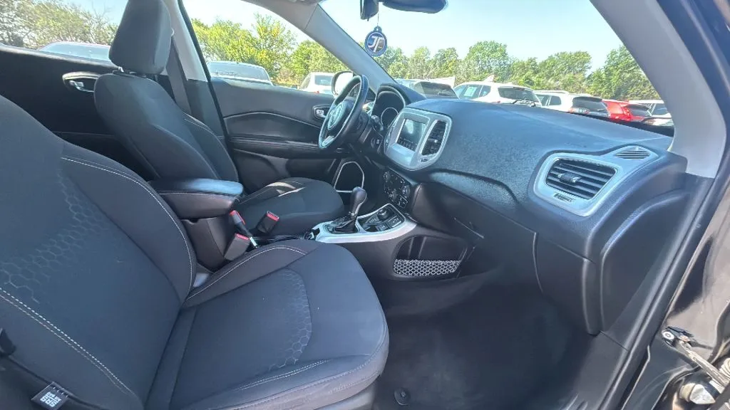 Jeep Compass photo 27