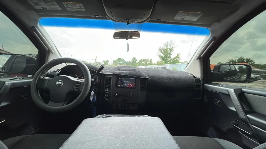 Nissan Titan photo 26
