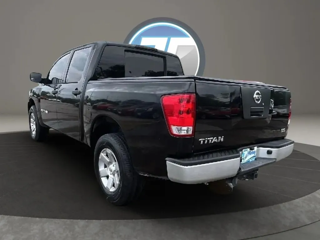 Nissan Titan photo 10