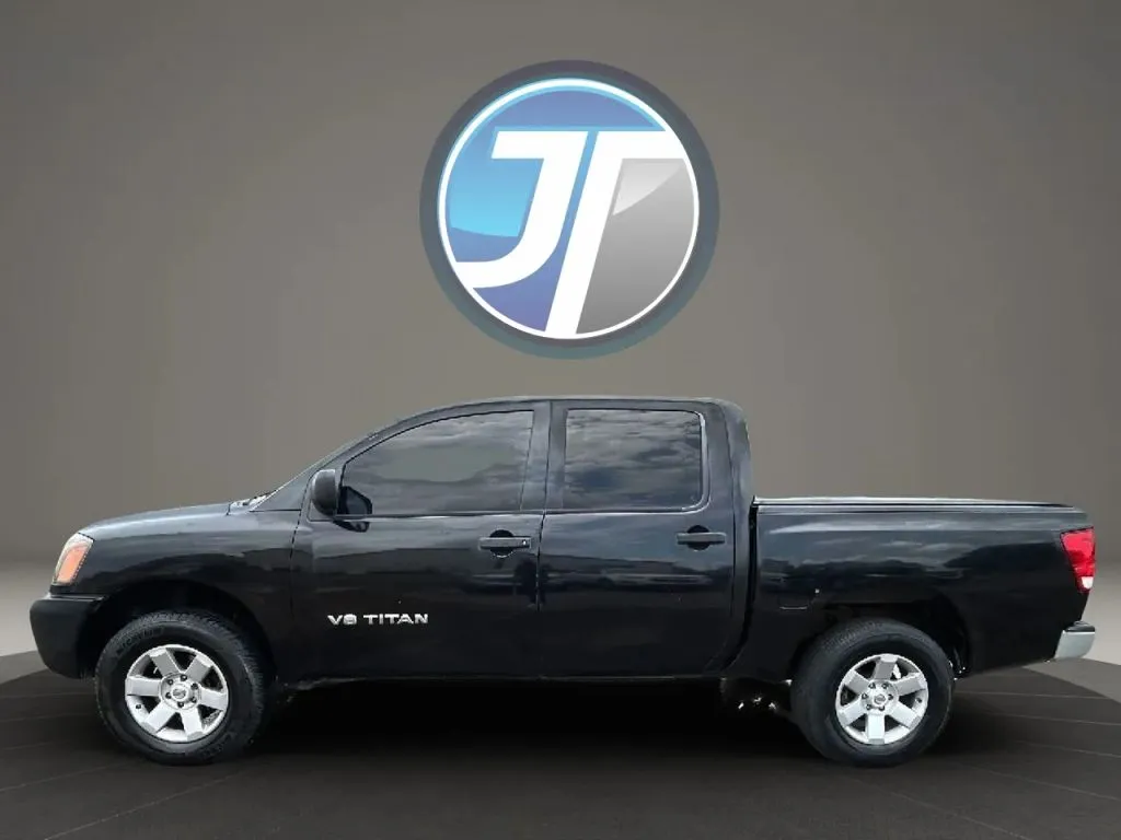Nissan Titan photo 13