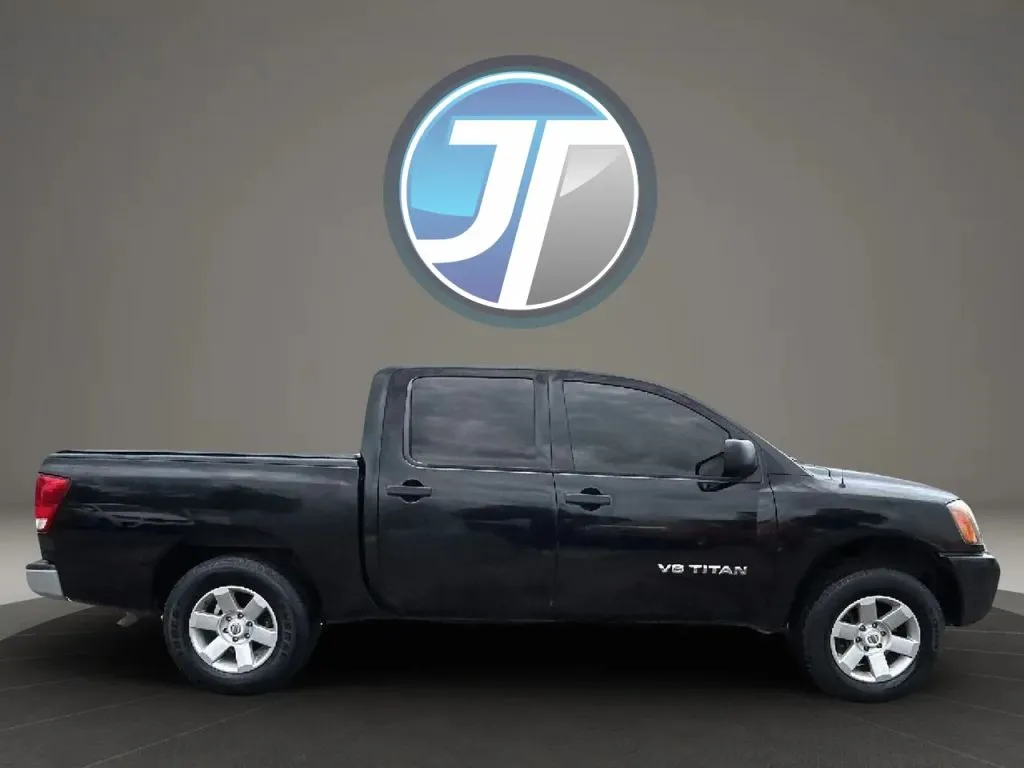 Nissan Titan photo 5