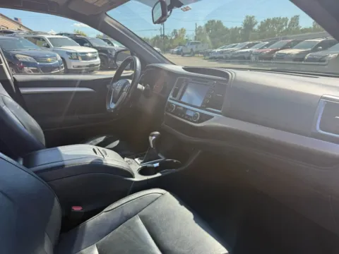 More photos of 2015 Toyota Highlander XLE Sport Utility 4D at JT Wholesale Auto, Inc., OK