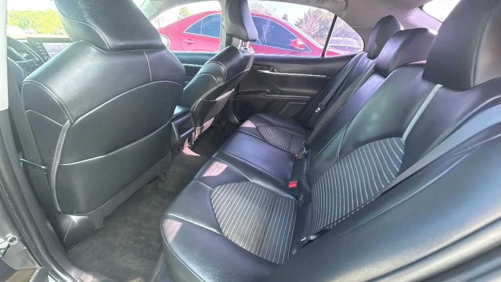 Toyota Camry photo 6
