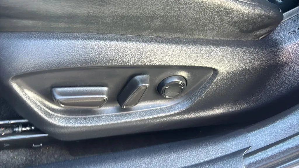 Toyota Camry photo 29