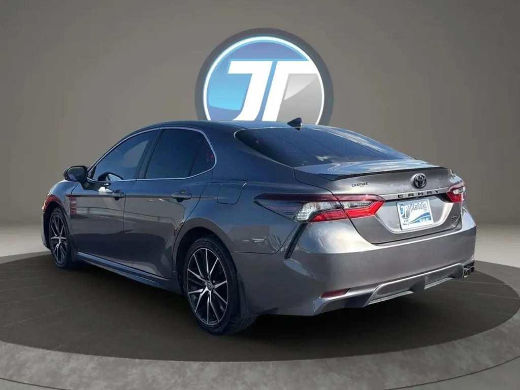 Toyota Camry photo 14