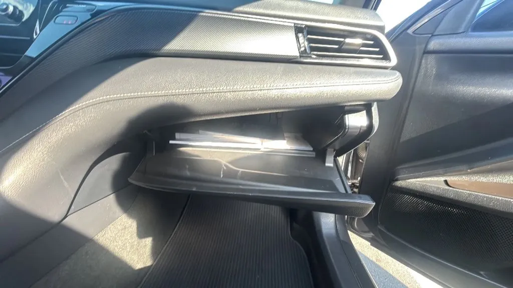 Toyota Camry photo 13