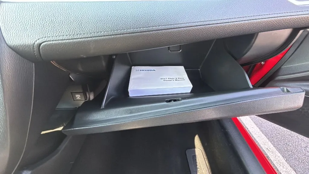 Honda Civic photo 8