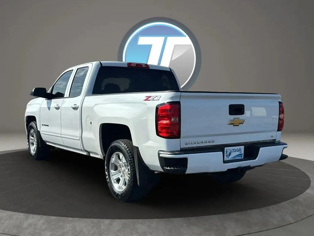 Chevrolet Silverado photo 15