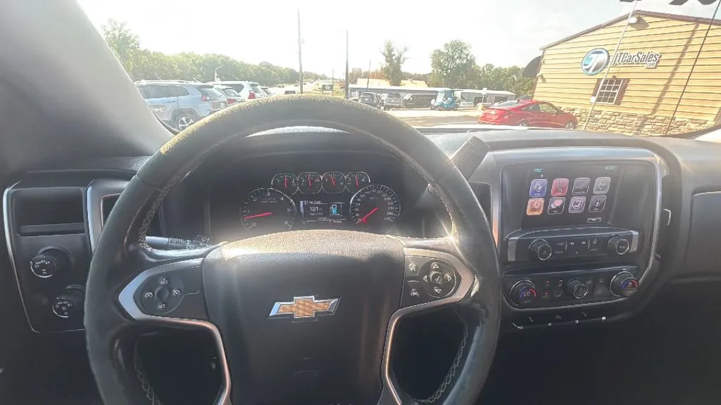 Chevrolet Silverado photo 14