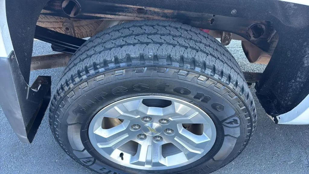 Chevrolet Silverado photo 32