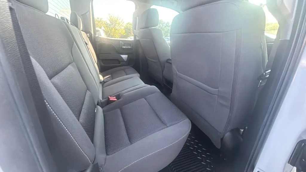 Chevrolet Silverado photo 26