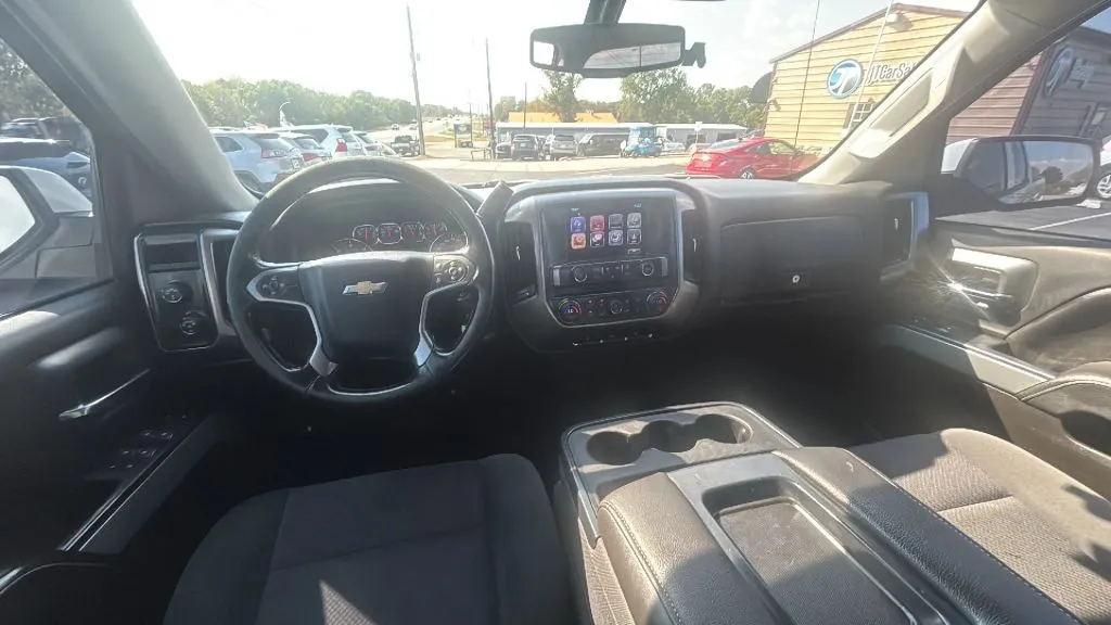 Chevrolet Silverado photo 25