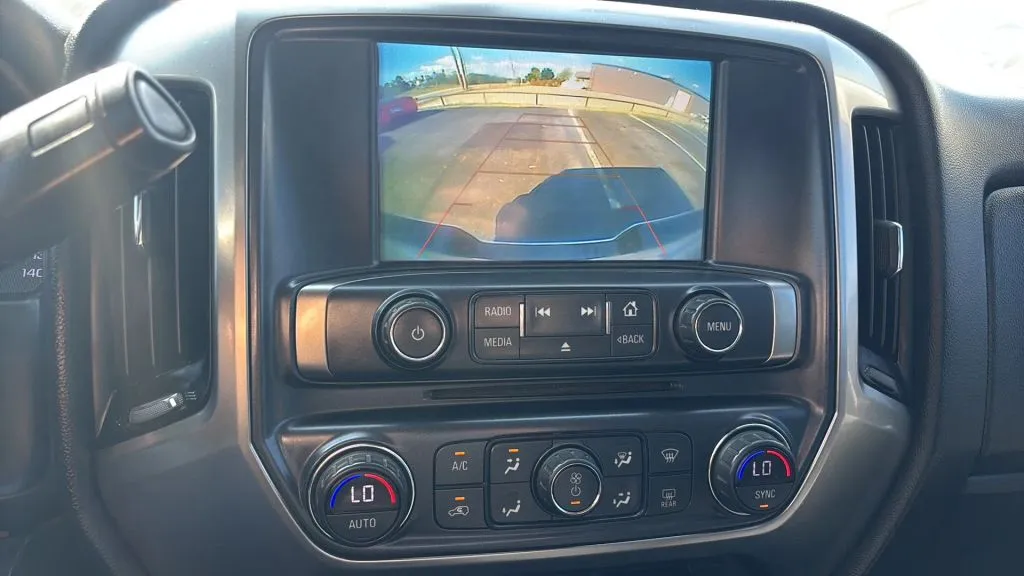 Chevrolet Silverado photo 11
