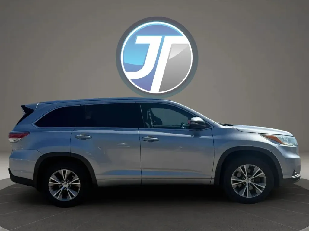 Toyota Highlander photo 10