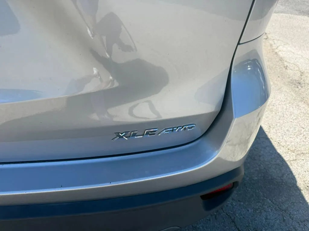 Toyota Highlander photo 13