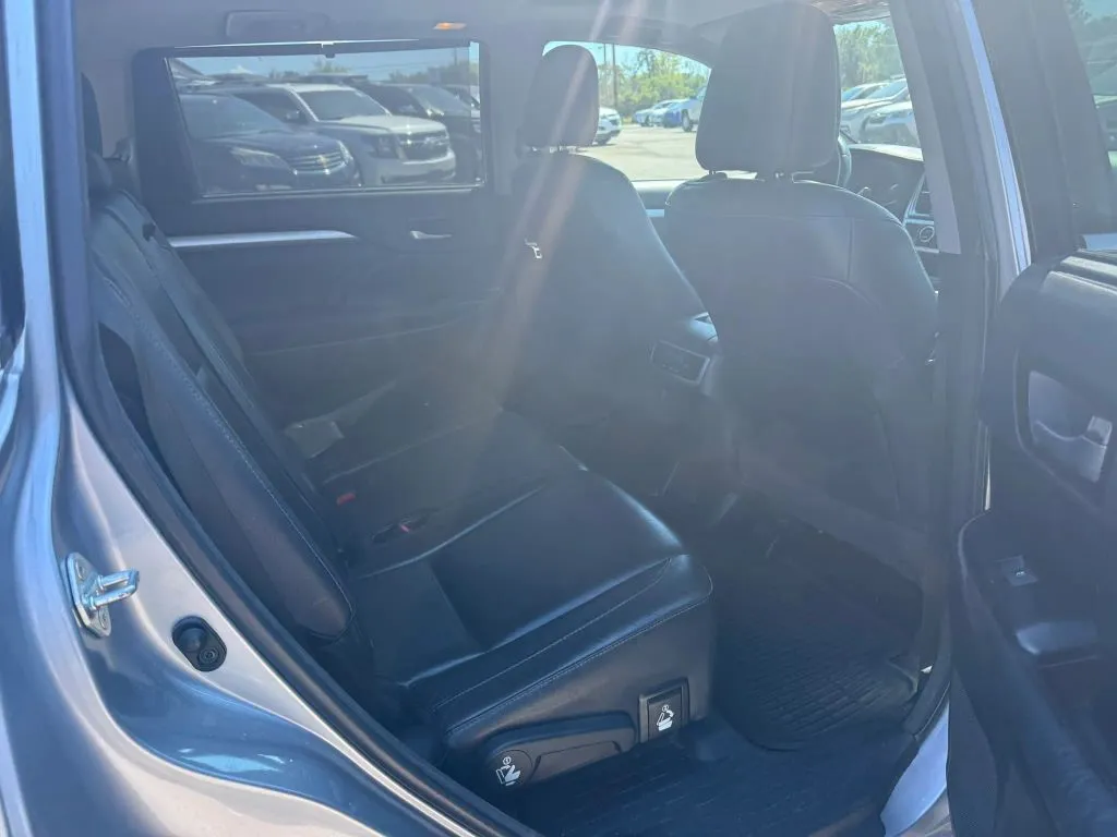 Toyota Highlander photo 6
