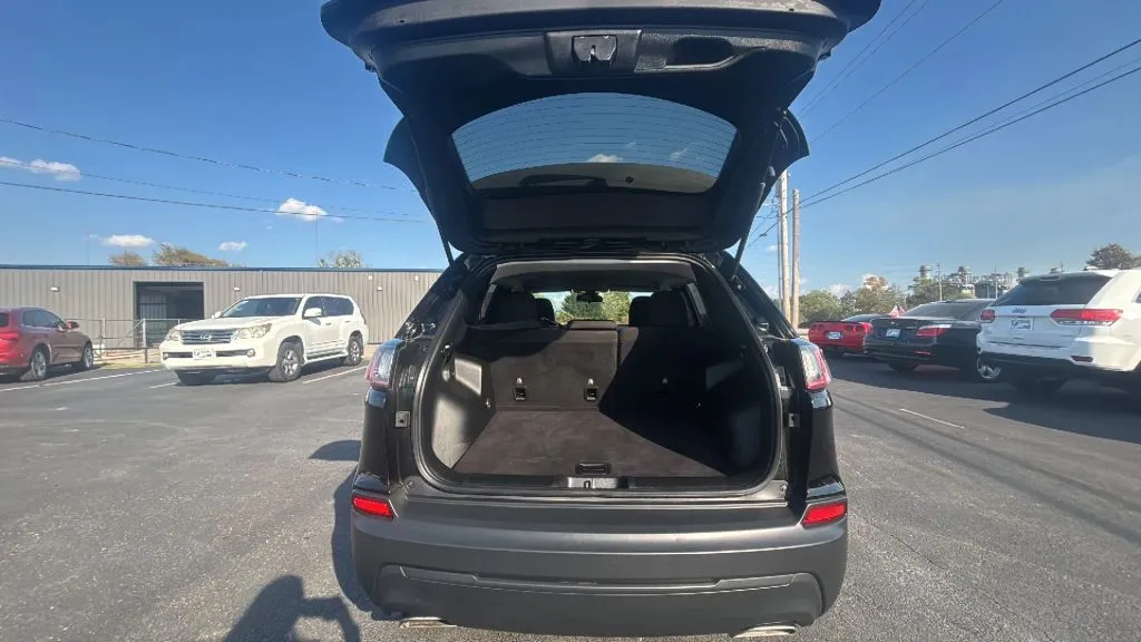 Jeep Cherokee photo 27