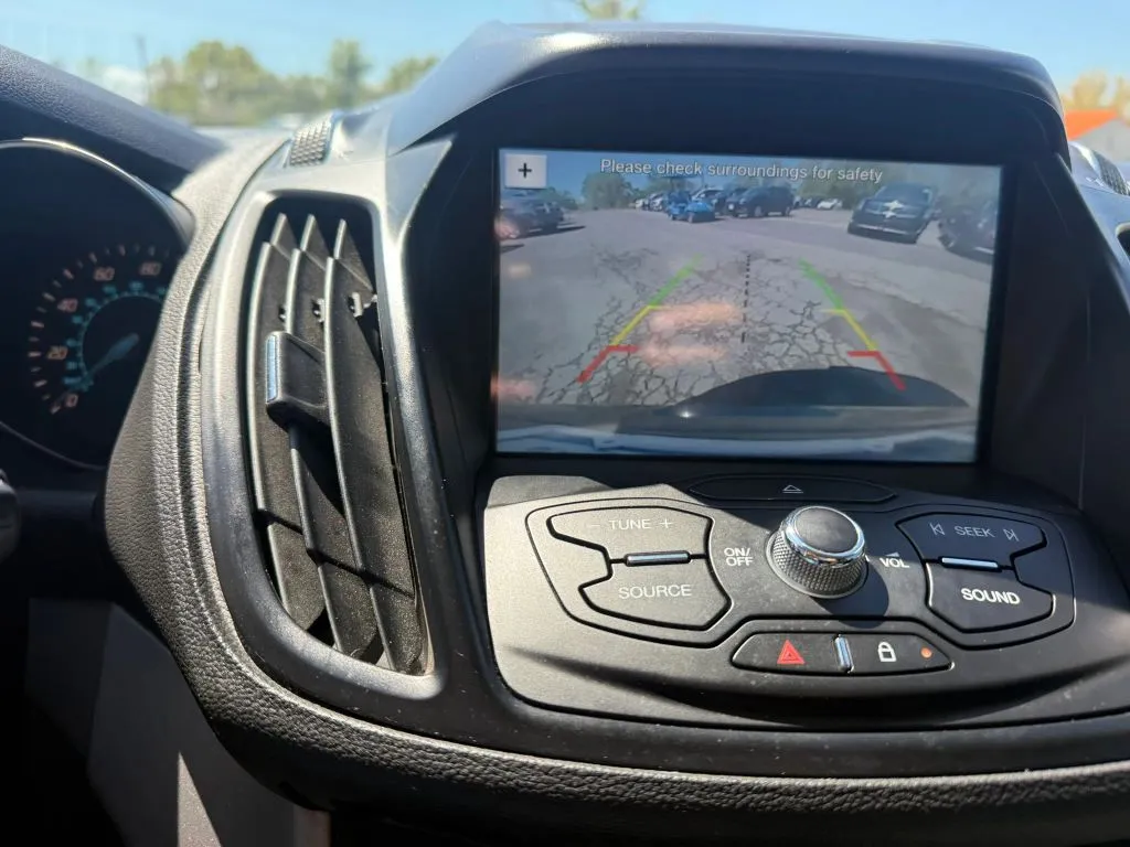 Ford Escape photo 9