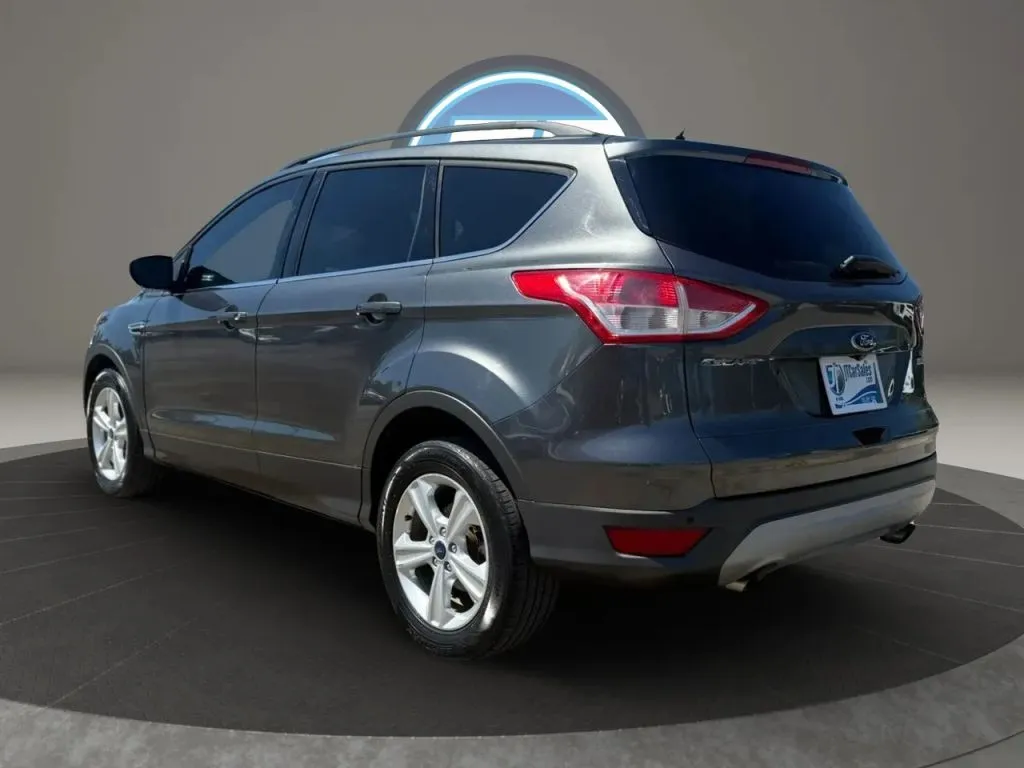 Ford Escape photo 8
