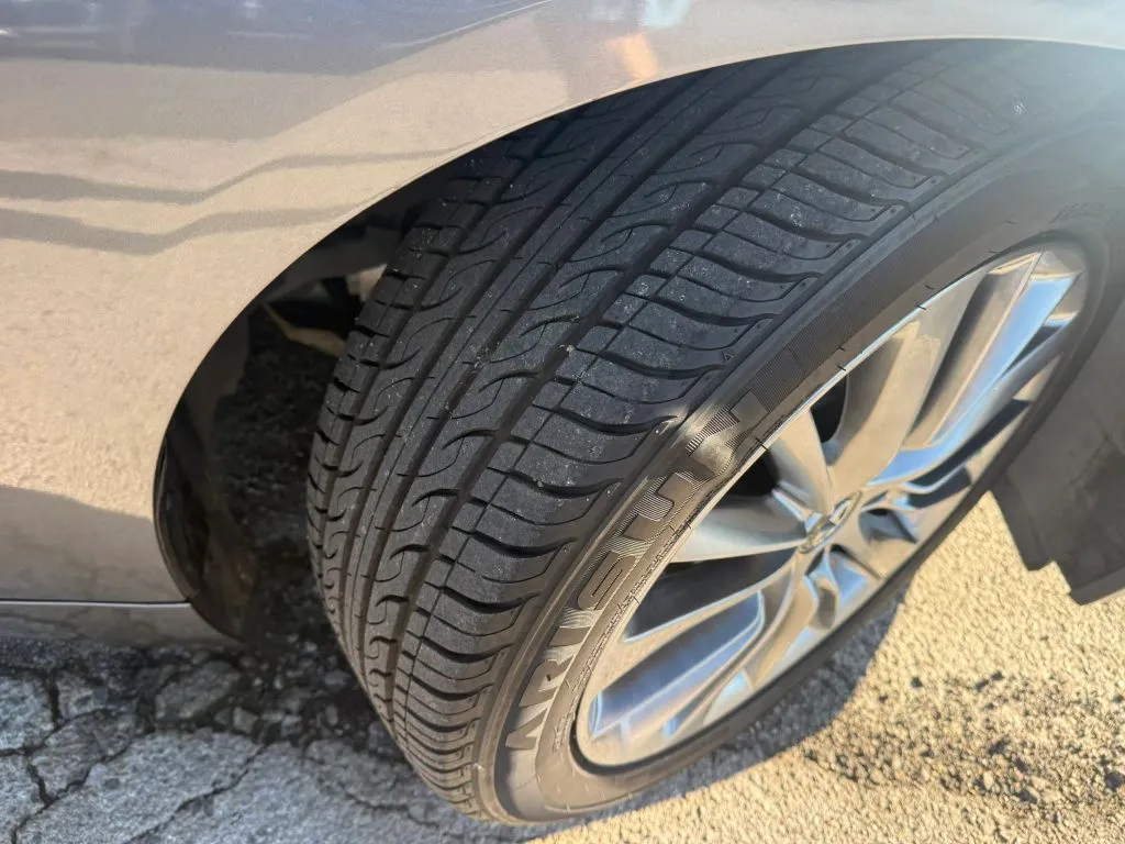 Infiniti Q50 photo 27