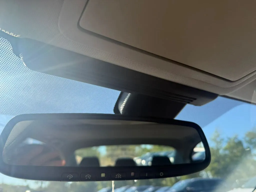Infiniti Q50 photo 24