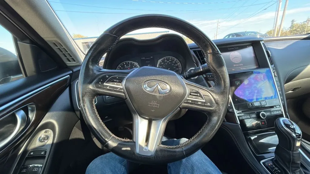 Infiniti Q50 photo 19