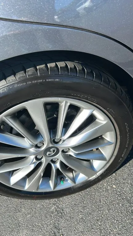 Infiniti Q50 photo 31