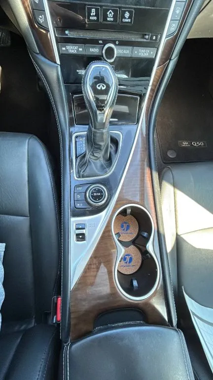 Infiniti Q50 photo 11