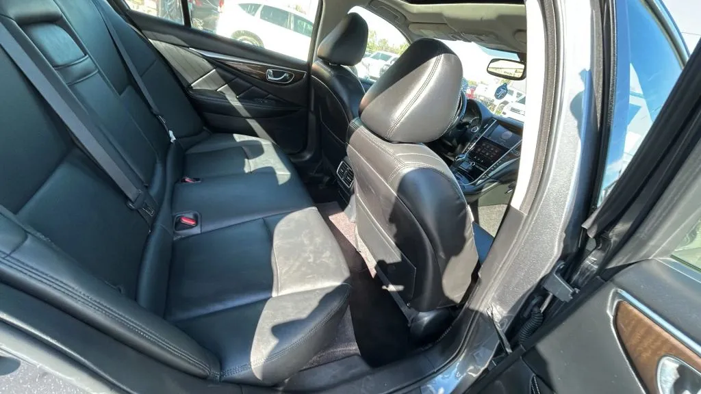 Infiniti Q50 photo 16