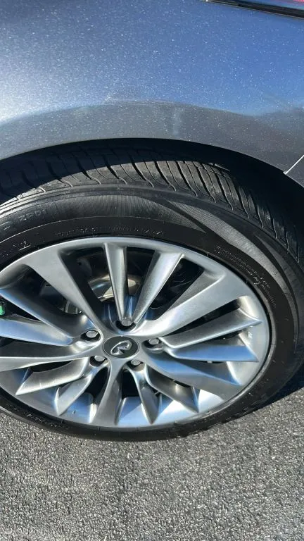 Infiniti Q50 photo 32