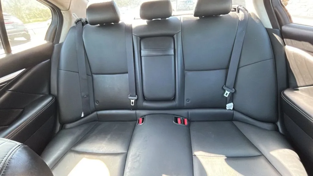 Infiniti Q50 photo 8