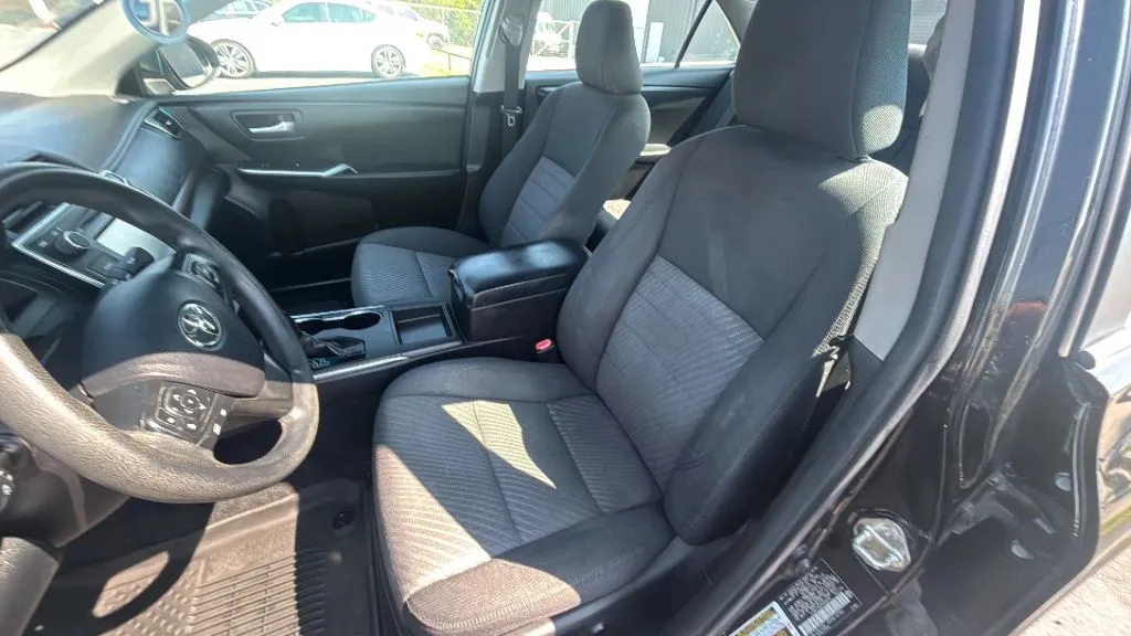 Toyota Camry photo 23