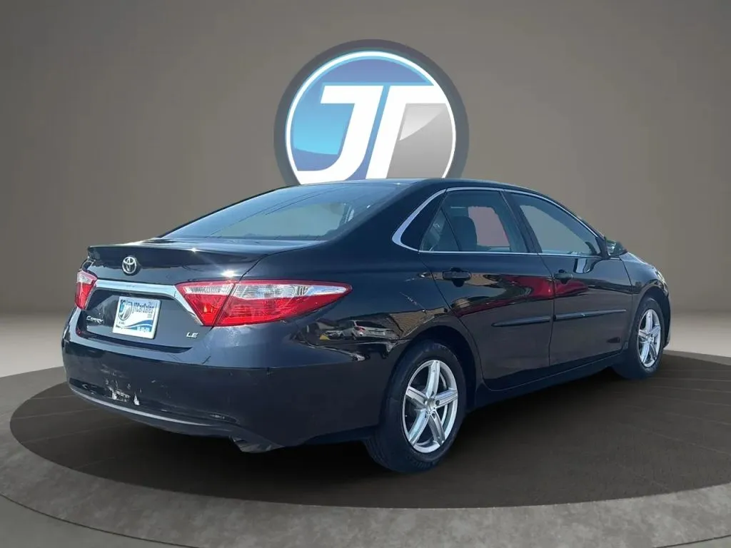 Toyota Camry photo 7