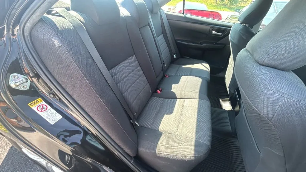 Toyota Camry photo 11