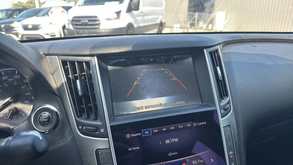 Infiniti Q50 photo 23