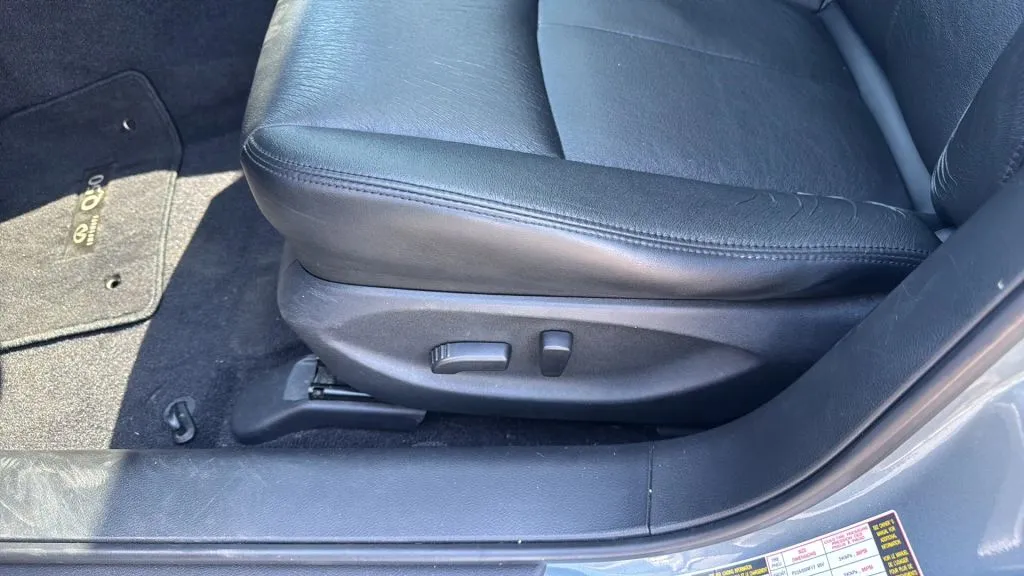 Infiniti Q50 photo 15