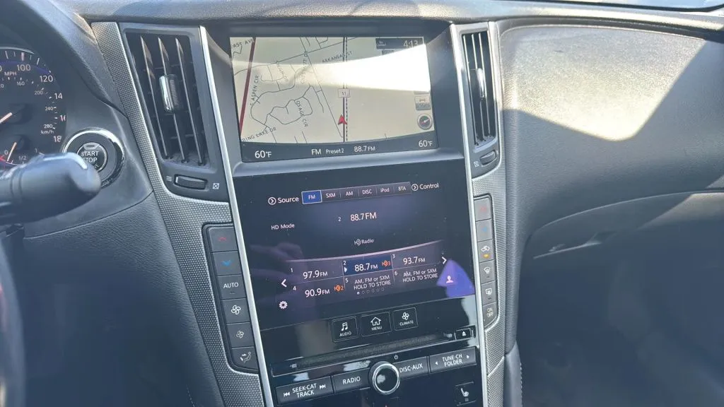 Infiniti Q50 photo 22