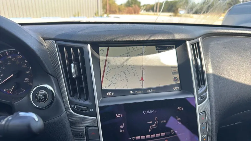 Infiniti Q50 photo 21