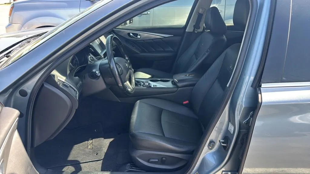 Infiniti Q50 photo 13