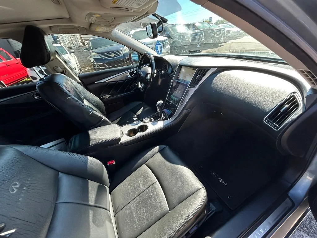 Infiniti Q50 photo 6