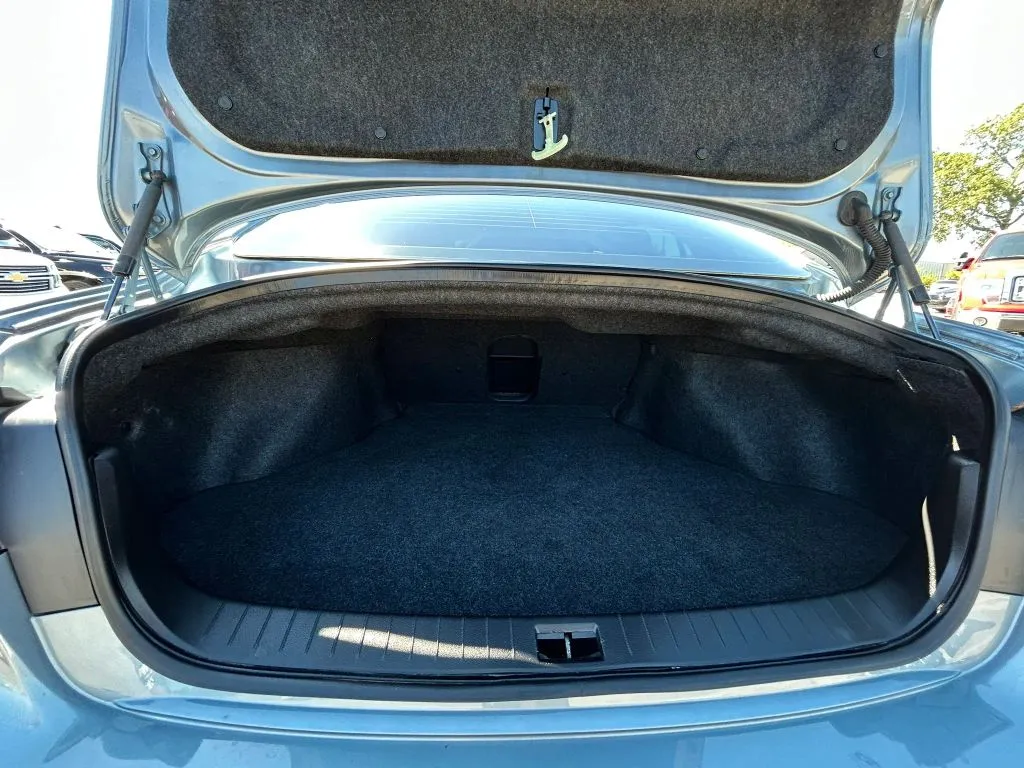Infiniti Q50 photo 38