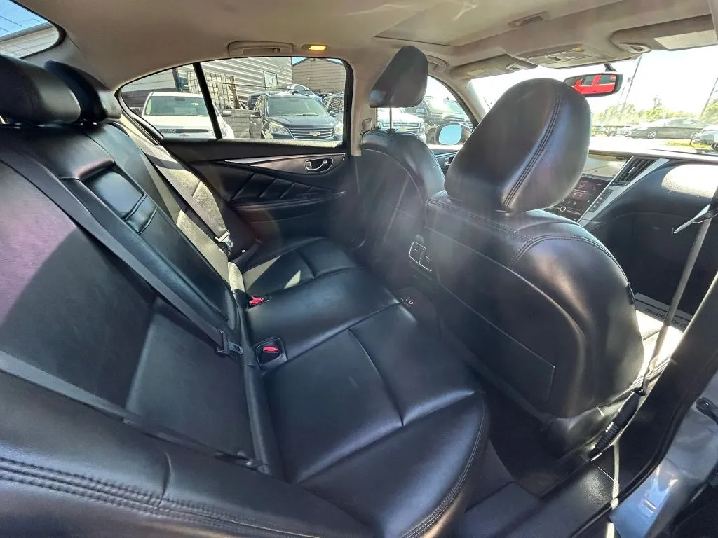 Infiniti Q50 photo 37