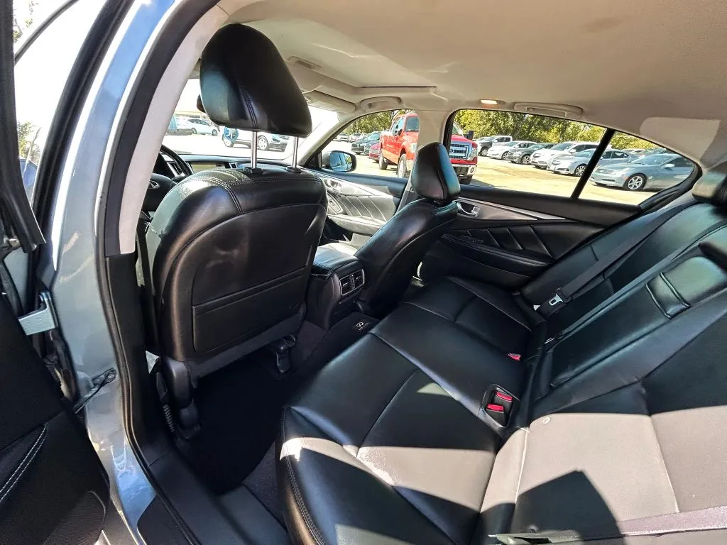 Infiniti Q50 photo 40